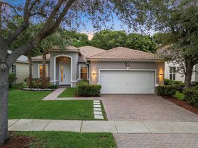 19397 Stonebrook St, Weston FL 33332