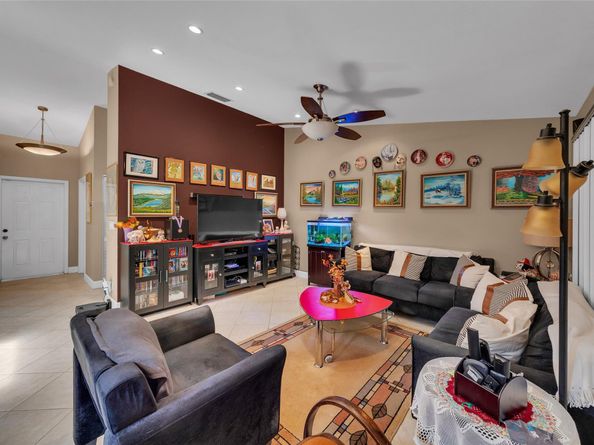 3074 S Oakland Forest Dr 702, Oakland Park FL 33309