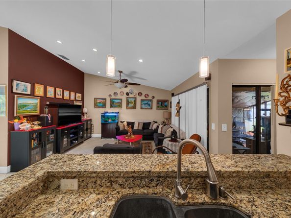 3074 S Oakland Forest Dr 702, Oakland Park FL 33309