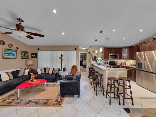 3074 S Oakland Forest Dr 702, Oakland Park FL 33309