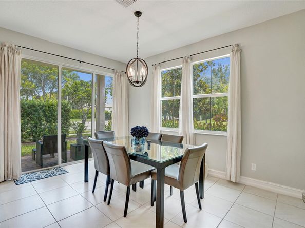 99 Palm Ln 99, Royal Palm Beach FL 33411