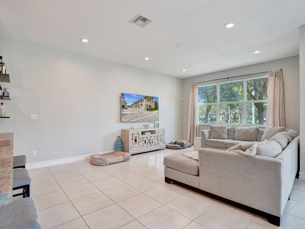 99 Palm Ln 99, Royal Palm Beach FL 33411