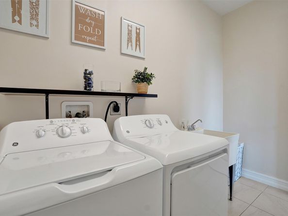 99 Palm Ln 99, Royal Palm Beach FL 33411