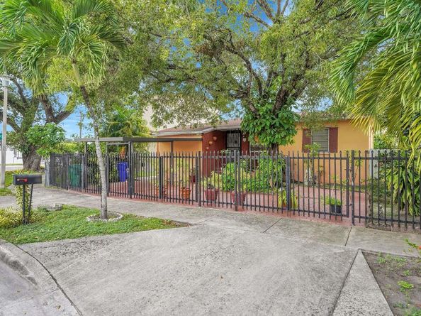 415 Flagami Blvd, Miami FL 33144