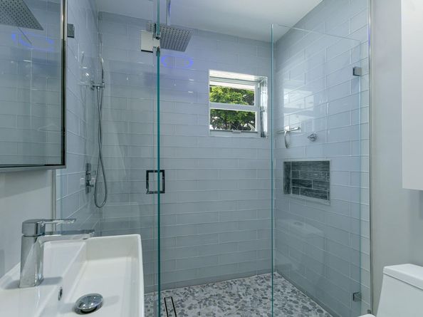 825 NE 10th Avenue, Pompano Beach FL 33060