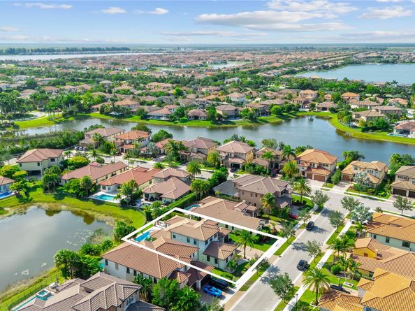 8099 NW 115th Way, Parkland FL 33076