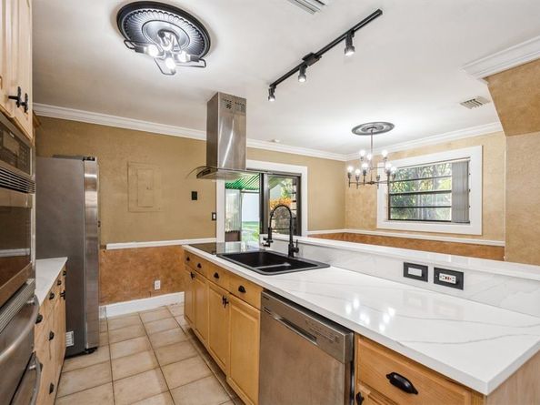 829 NW 47th St, Deerfield Beach FL 33064