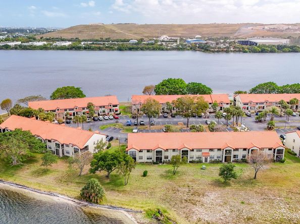 1001 Republic Court, Deerfield Beach FL 33442