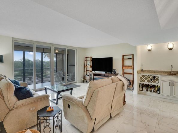 3326 Arcara Way 401, Lake Worth FL 33467