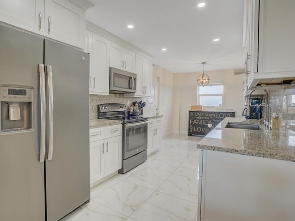 3326 Arcara Way 401, Lake Worth FL 33467