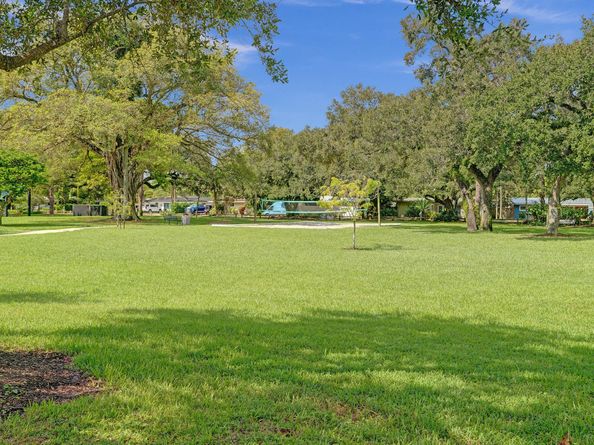 1717 SW 14th St, Fort Lauderdale FL 33312
