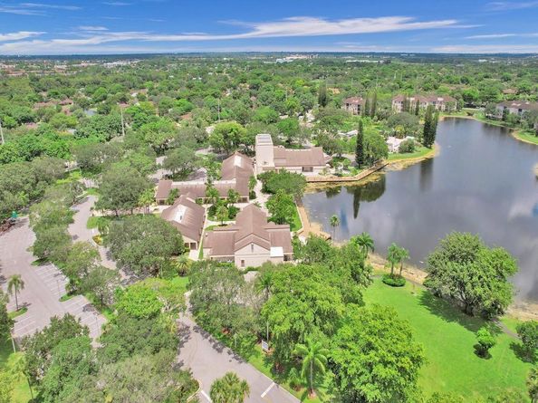 4746 NW 22nd St 4296, Coconut Creek FL 33063