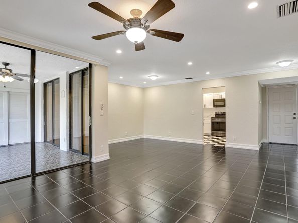 4746 NW 22nd St 4296, Coconut Creek FL 33063