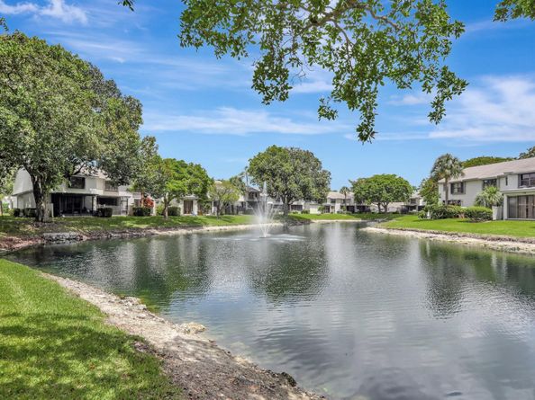 4746 NW 22nd St 4296, Coconut Creek FL 33063