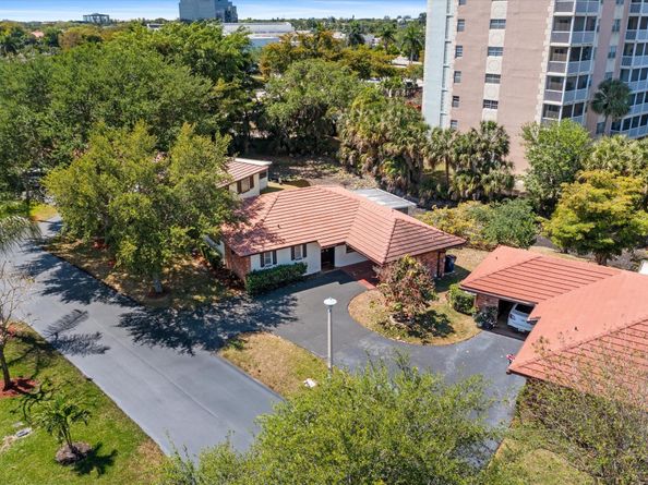 9089 Thunderbird Drive, Coral Springs FL 33065