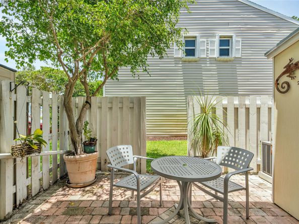 2623 NE 15th St 2623, Pompano Beach FL 33062