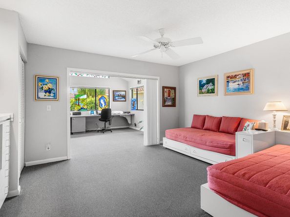 56 Woods Lane, Boynton Beach FL 33436