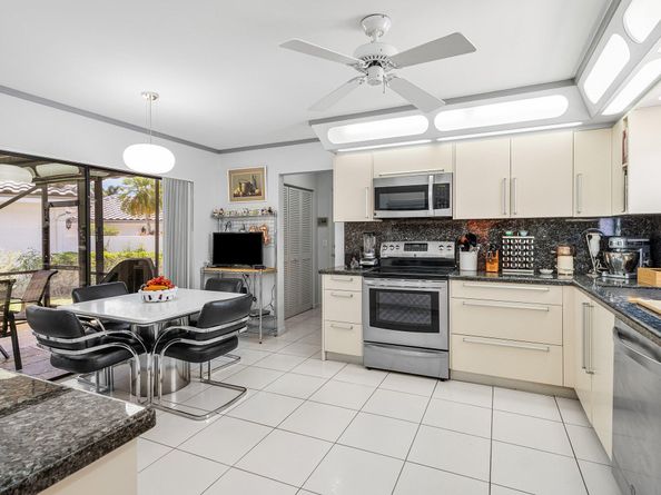 56 Woods Lane, Boynton Beach FL 33436
