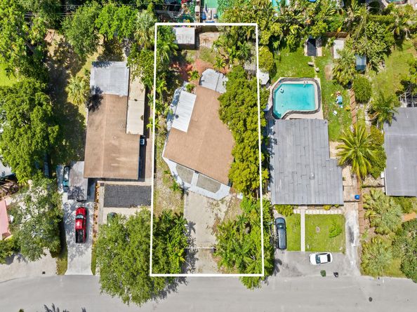 2818 SW 13th Ct, Fort Lauderdale FL 33312