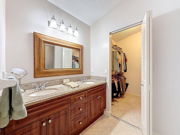 606 Deer Creek Lake Point North Ln, Deerfield Beach FL 33442