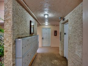 9481 Evergreen Pl 103, Davie FL 33324