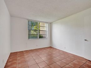 9481 Evergreen Pl 103, Davie FL 33324