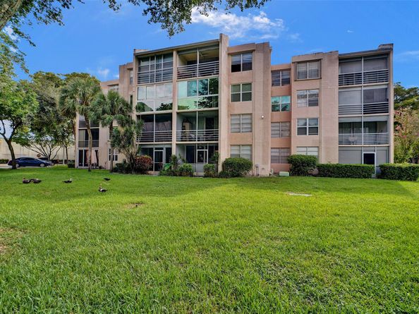 9481 Evergreen Pl 103, Davie FL 33324