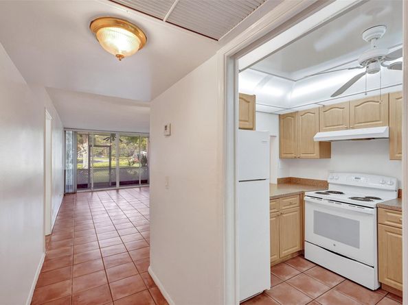 9481 Evergreen Pl 103, Davie FL 33324