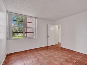 9481 Evergreen Pl 103, Davie FL 33324