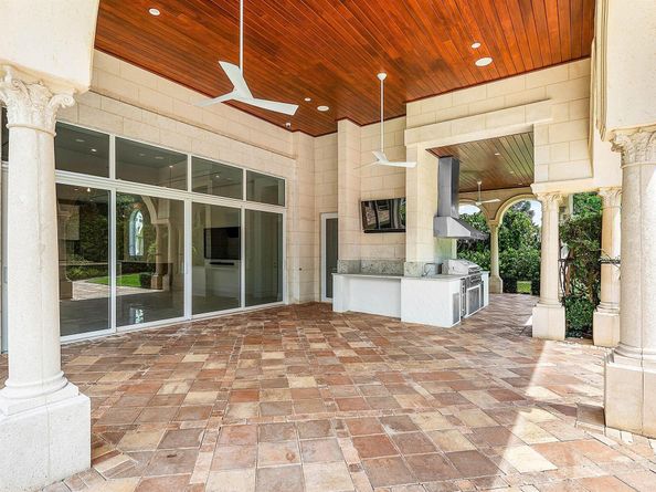 2002 NW 4th Avenue, Delray Beach FL 33444