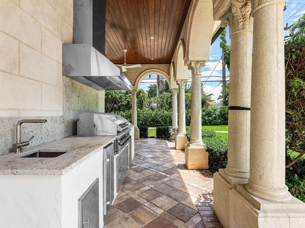 2002 NW 4th Avenue, Delray Beach FL 33444