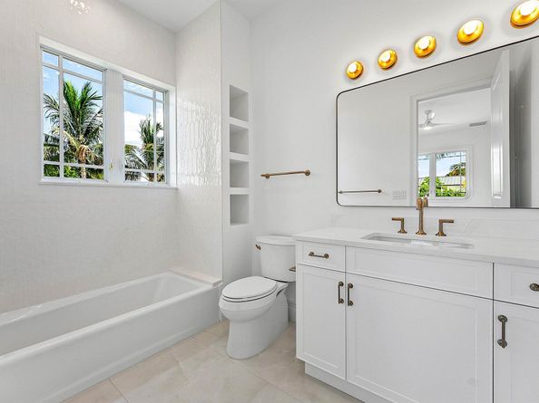 2002 NW 4th Avenue, Delray Beach FL 33444