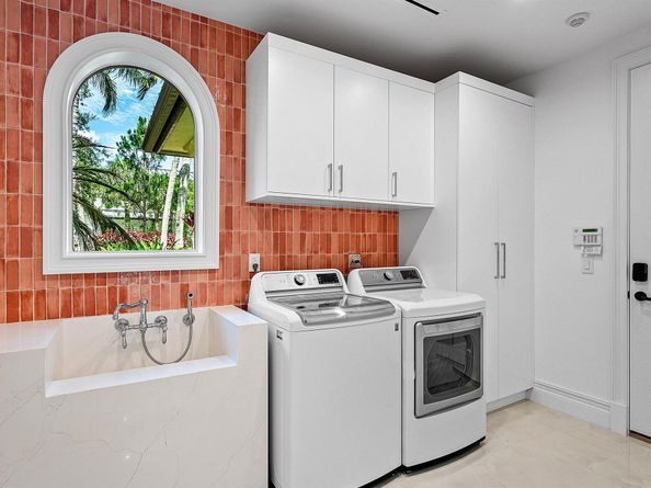 2002 NW 4th Avenue, Delray Beach FL 33444