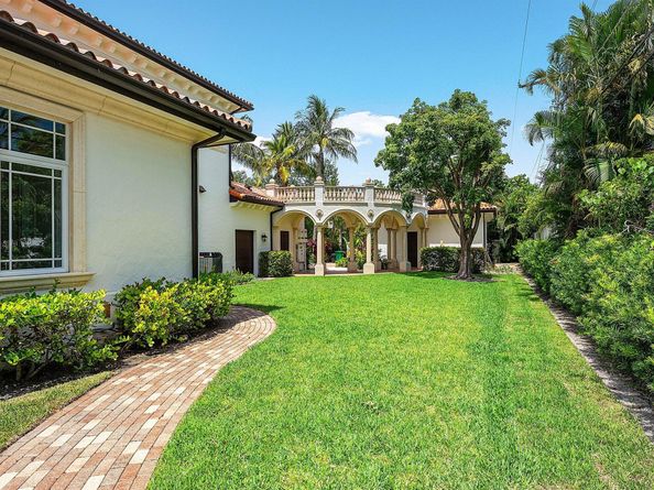 2002 NW 4th Avenue, Delray Beach FL 33444