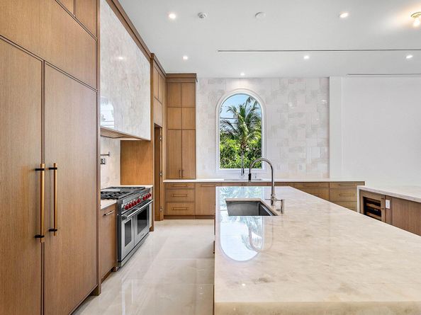 2002 NW 4th Avenue, Delray Beach FL 33444