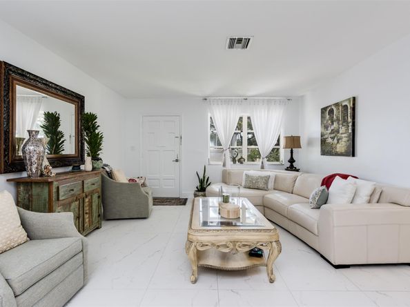 2600 NW 50th St, Tamarac FL 33309