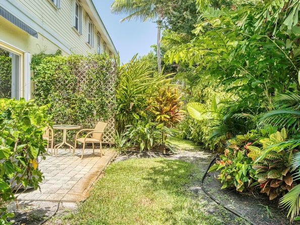 114 Barefoot Cove, Hypoluxo FL 33462
