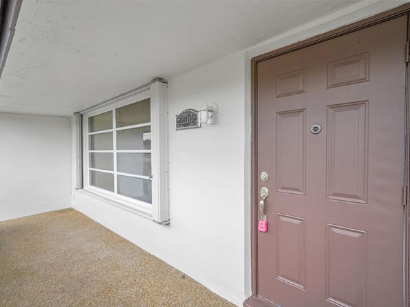 2510 NW 94th Ter, Sunrise FL 33322