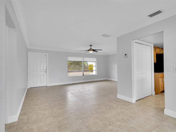 2510 NW 94th Ter, Sunrise FL 33322