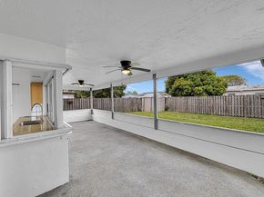 2510 NW 94th Ter, Sunrise FL 33322