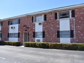 810 Lake Shore Drive 16, Lake Park FL 33403