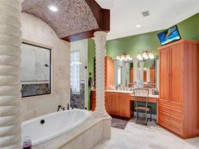 7170 155th Pl, Palm Beach Gardens FL 33418