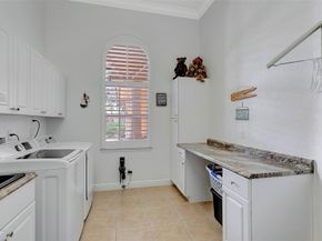 7170 155th Pl, Palm Beach Gardens FL 33418
