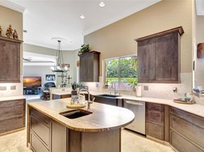 7170 155th Pl, Palm Beach Gardens FL 33418