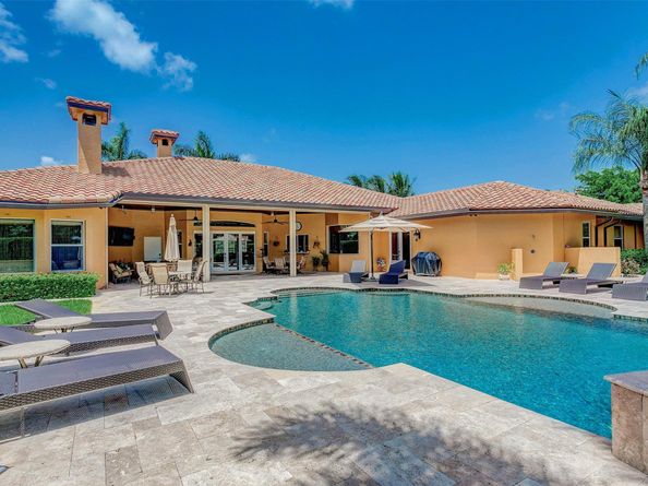 7170 155th Pl, Palm Beach Gardens FL 33418