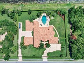 7170 155th Pl, Palm Beach Gardens FL 33418