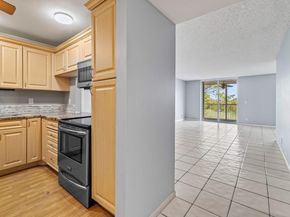5700 NW 2nd Avenue 401, Boca Raton FL 33487
