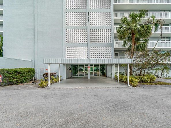 5700 NW 2nd Avenue 401, Boca Raton FL 33487