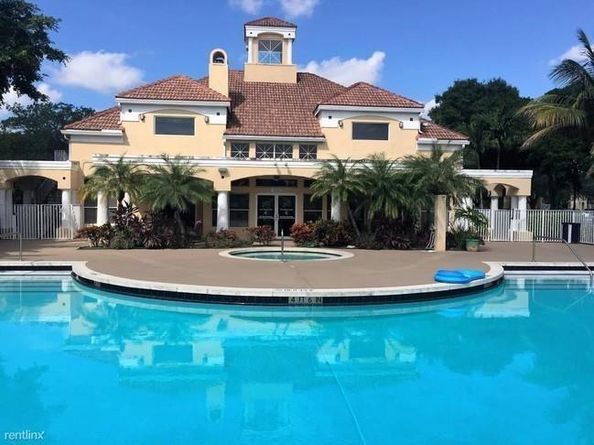 2667 NW 33rd St 2412, Oakland Park FL 33309