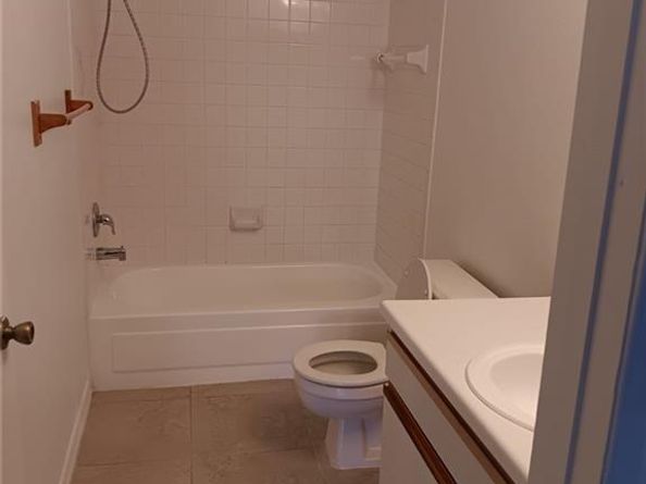 2667 NW 33rd St 2412, Oakland Park FL 33309